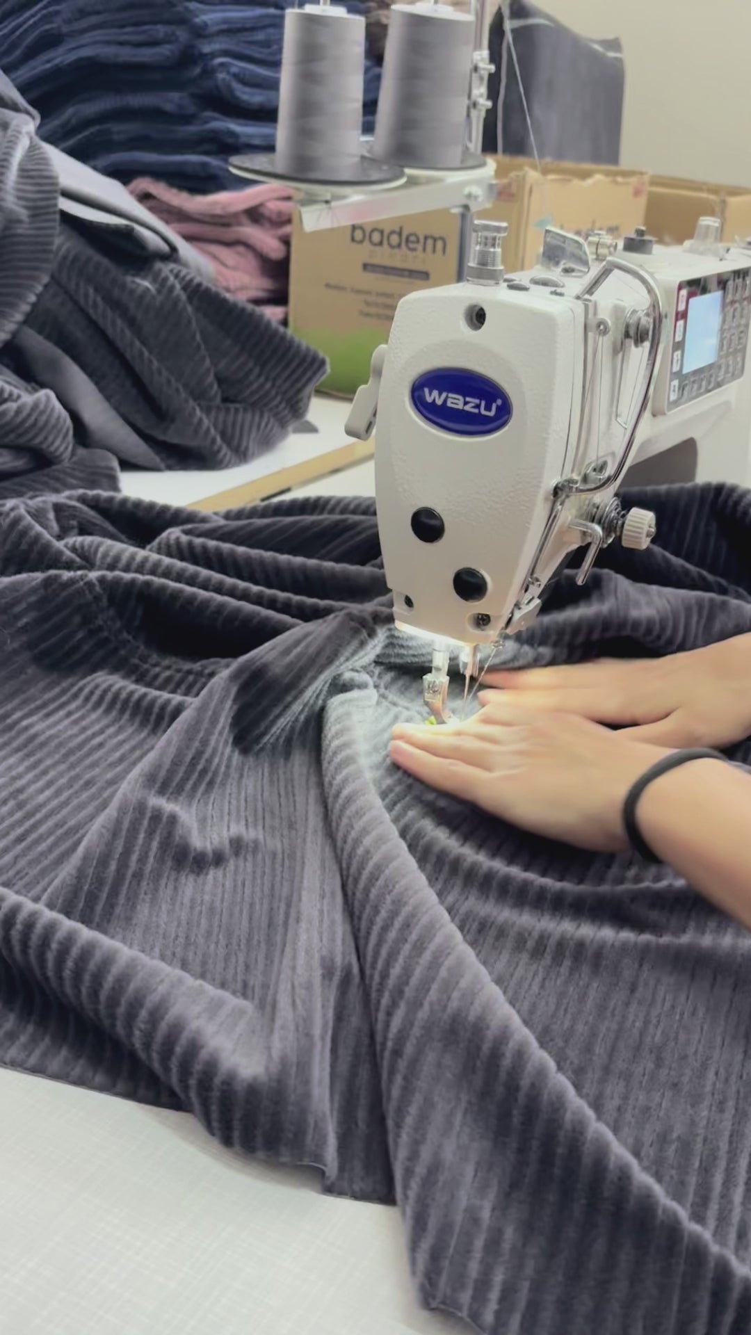Carica il video: