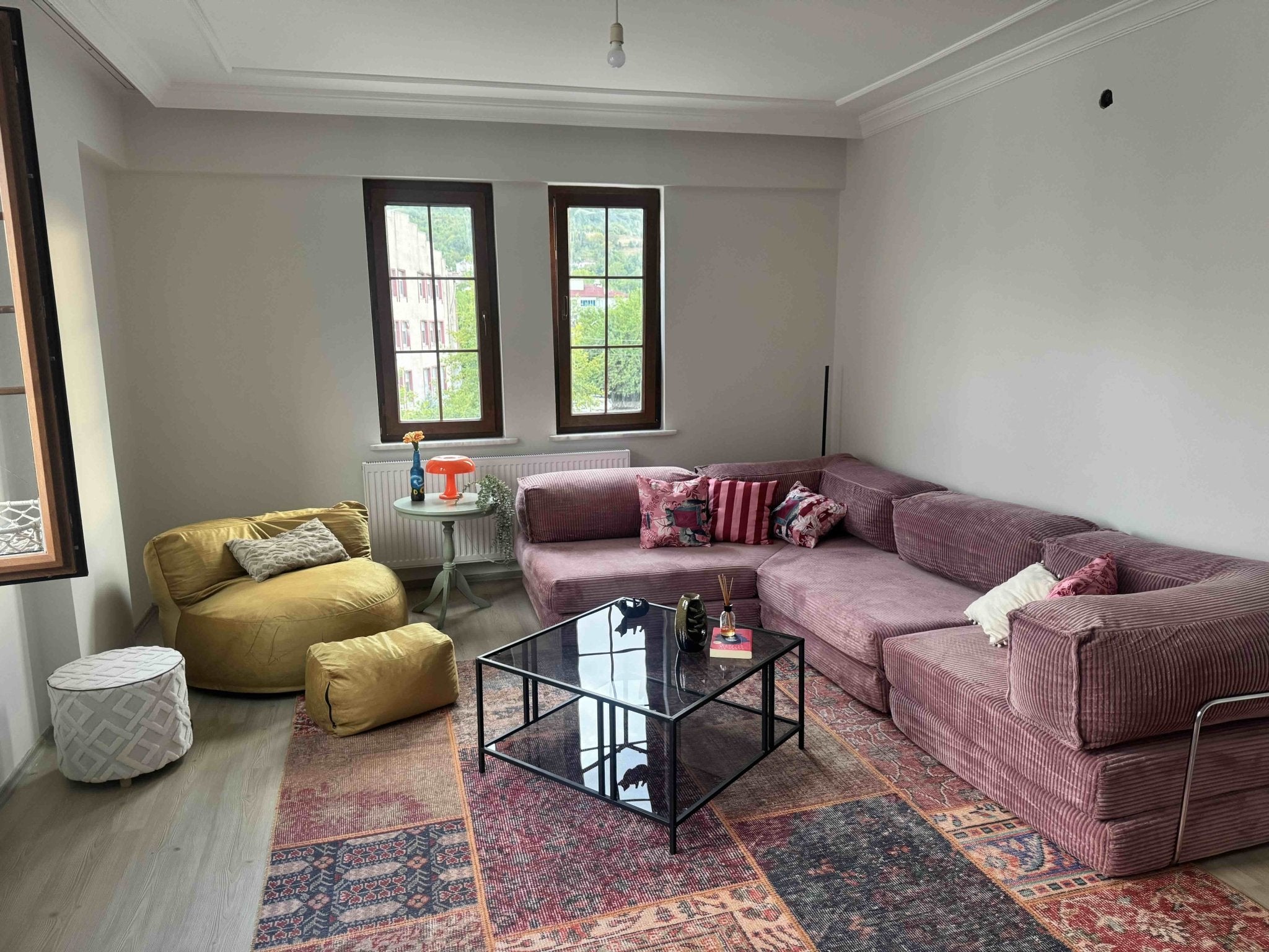 Should a Sofa Be Hard or Soft? A Practical Guide for Comfort Lovers - Sofa Luz