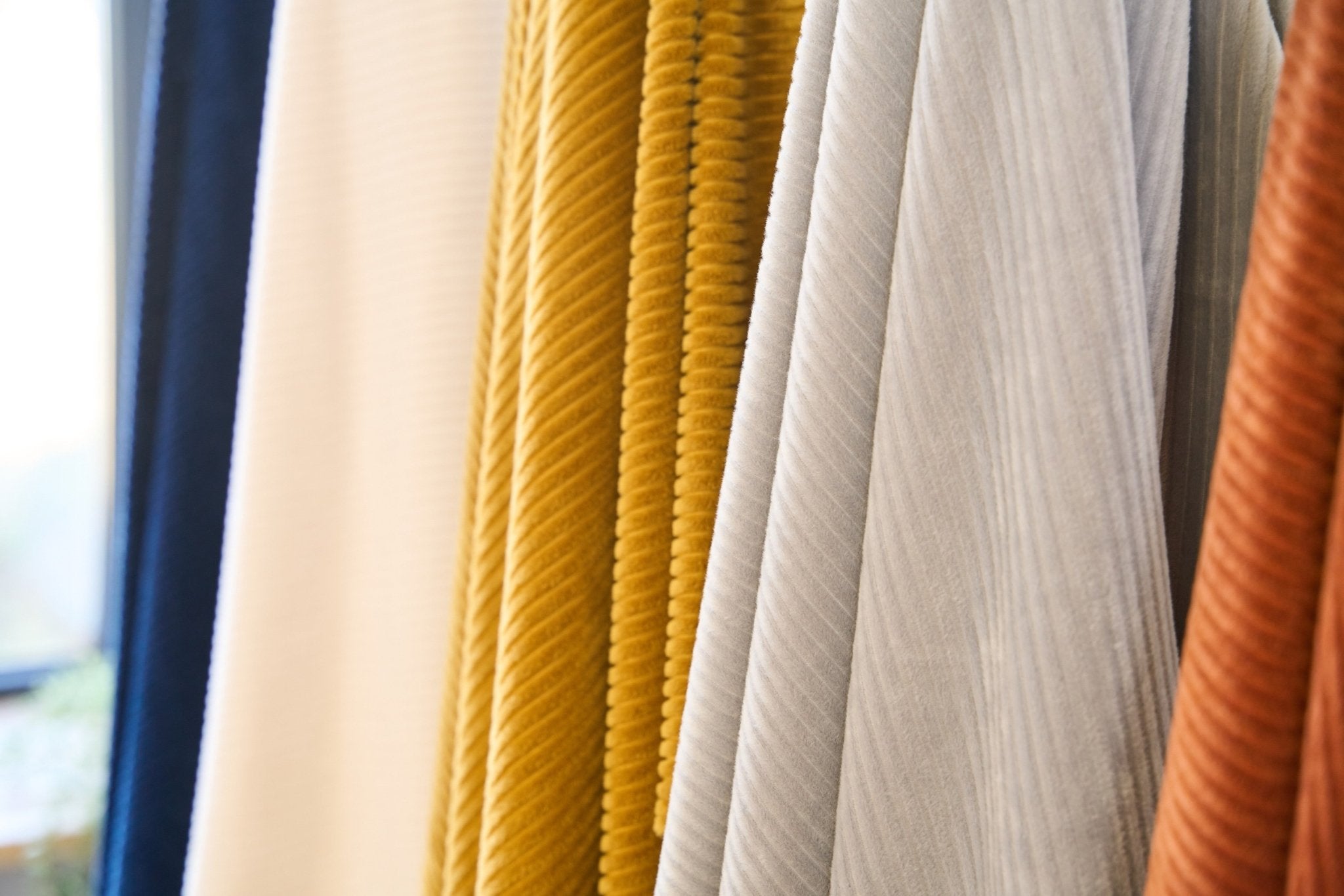 Why the 70-20-10 Rule Works in Interior Design? Learn from a furniture expert. - Sofa Luz